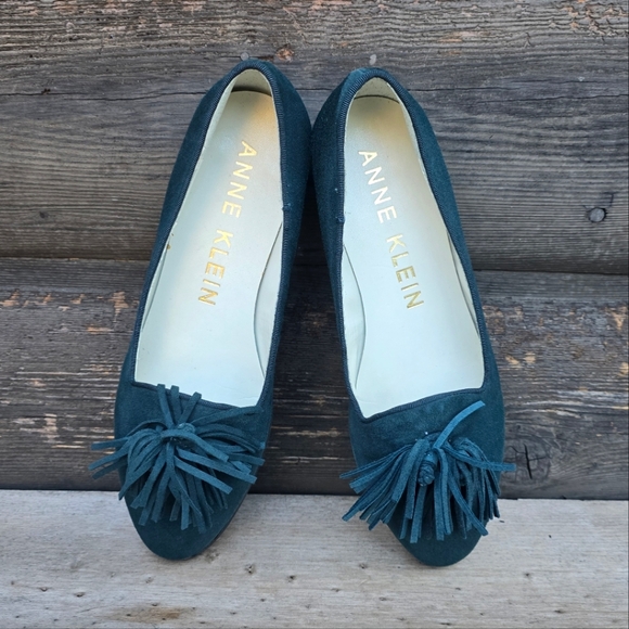 Anne Klein Devina Deep Green Suede, Tassel Comfort Loafer Flats. WMS 7M - Picture 5 of 16